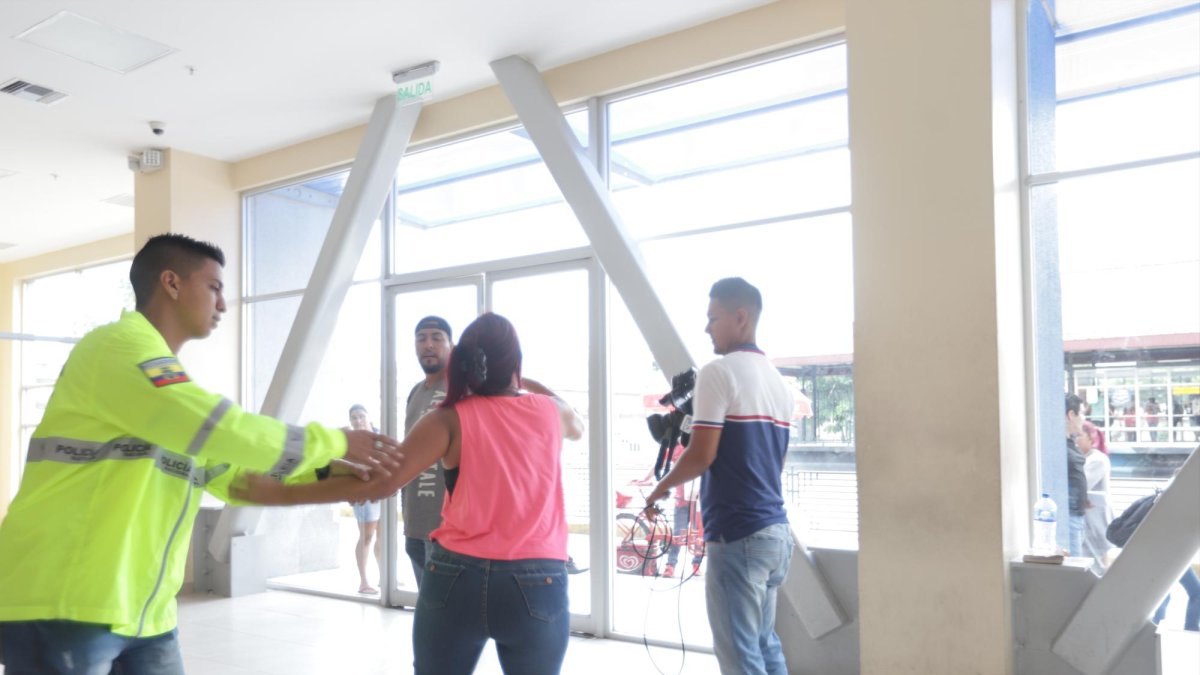 La mujer tenía en su poder $50 que procederían de la venta del alcaloide.