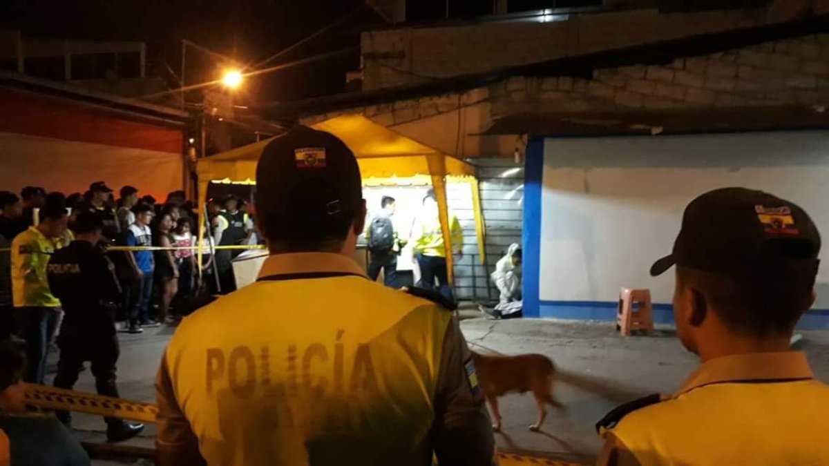 La policía acordonó el sitio para realizar el levantamiento del cadáver