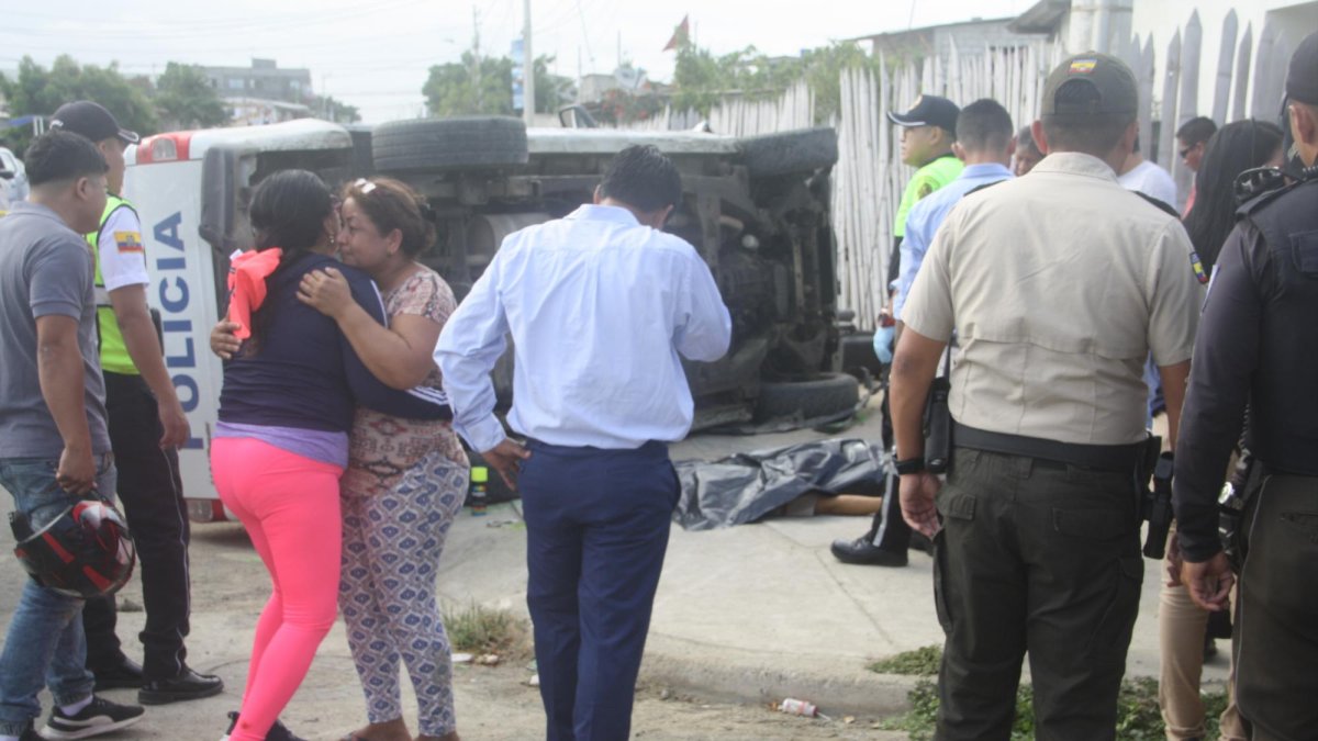 Un choque entre un patrullero policial y una moto cobró la vida de un uniformado.