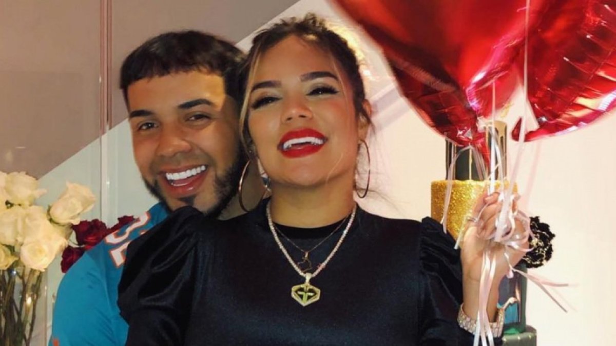 Entre las exigencias de la pareja de cantantes esta una suite presidencial en un hotel cinco estrellas, la cual debe tener una consola de juego de alta tecnología.