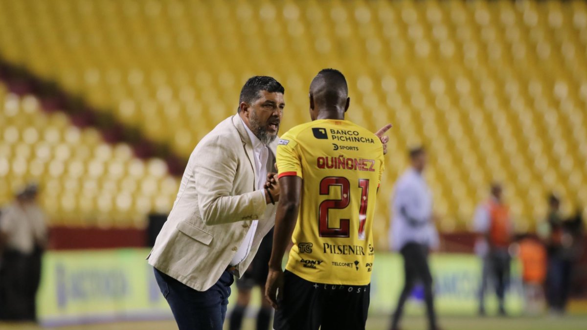Leonardo Ramos junto a Angelo Quiñónez.