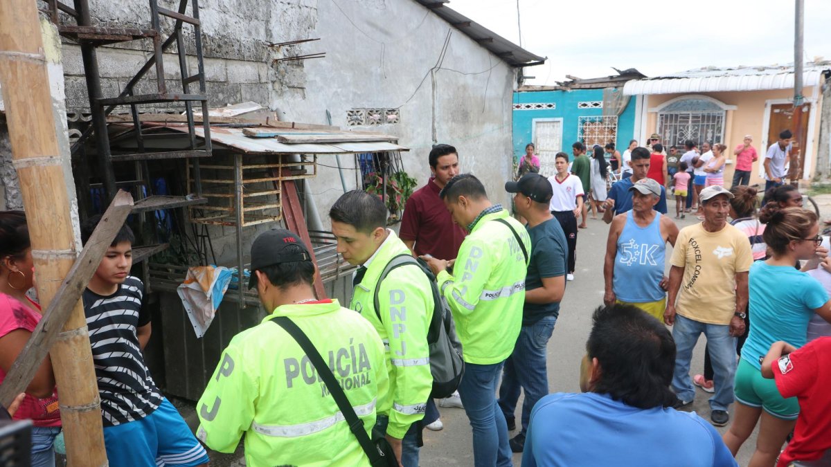 Por alrededor de dos horas, hubo tensión entre los vecinos.