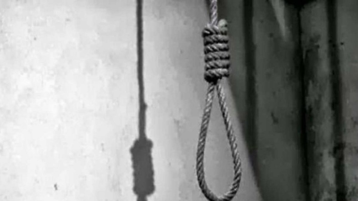 Referencial. La madre de 22 años primero habría ahorcado a su hija con una cuerda y después hizo lo mismo con ella.