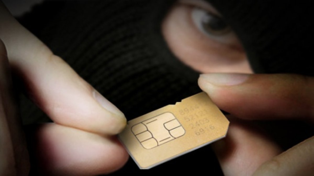 El llamado ‘Sim Swapping’ o intercambio de SIM, que en resumen es la clonación de tu número telefónico para acceder a información vinculada a nuestro chip.