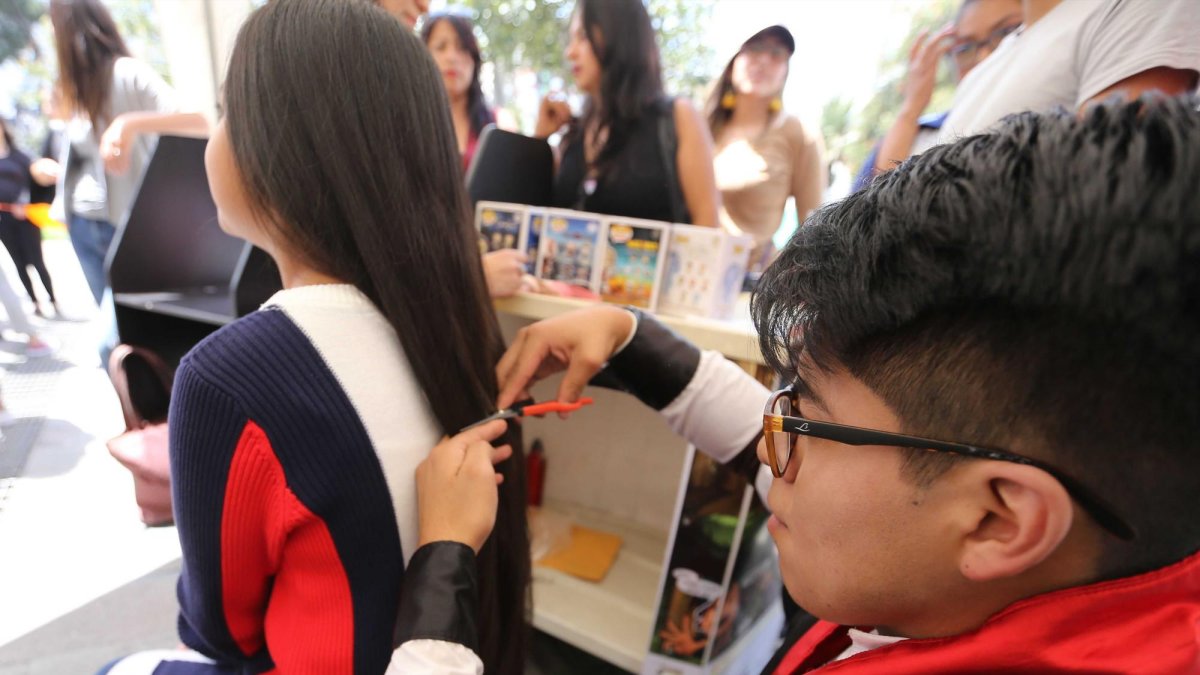 Fundación Dibuja una Sonrisa realizó un evento para que el público se anime a donar el cabello.