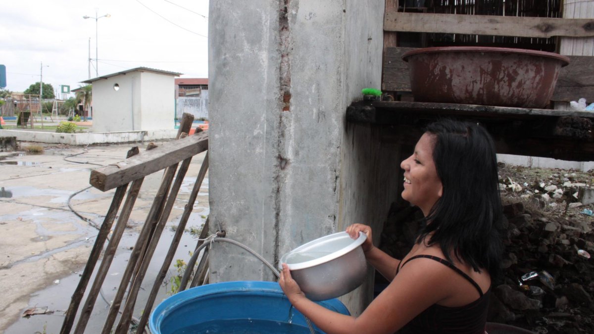 El COE cantonal fue activado para tomar otras alternativas en el transcurso de los días, pues el pozo colapsado tiene 10 años de construcción y a pesar de haber estado en constante mantenimiento, no soportó el sismo del lunes