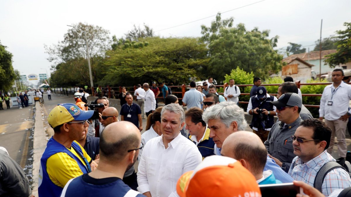 El presidente de Colombia, Iván Duque, durante su visita al puente fronterizo Francisco de Paula Santander, entre Colombia y Venezuela, en Cúcuta.