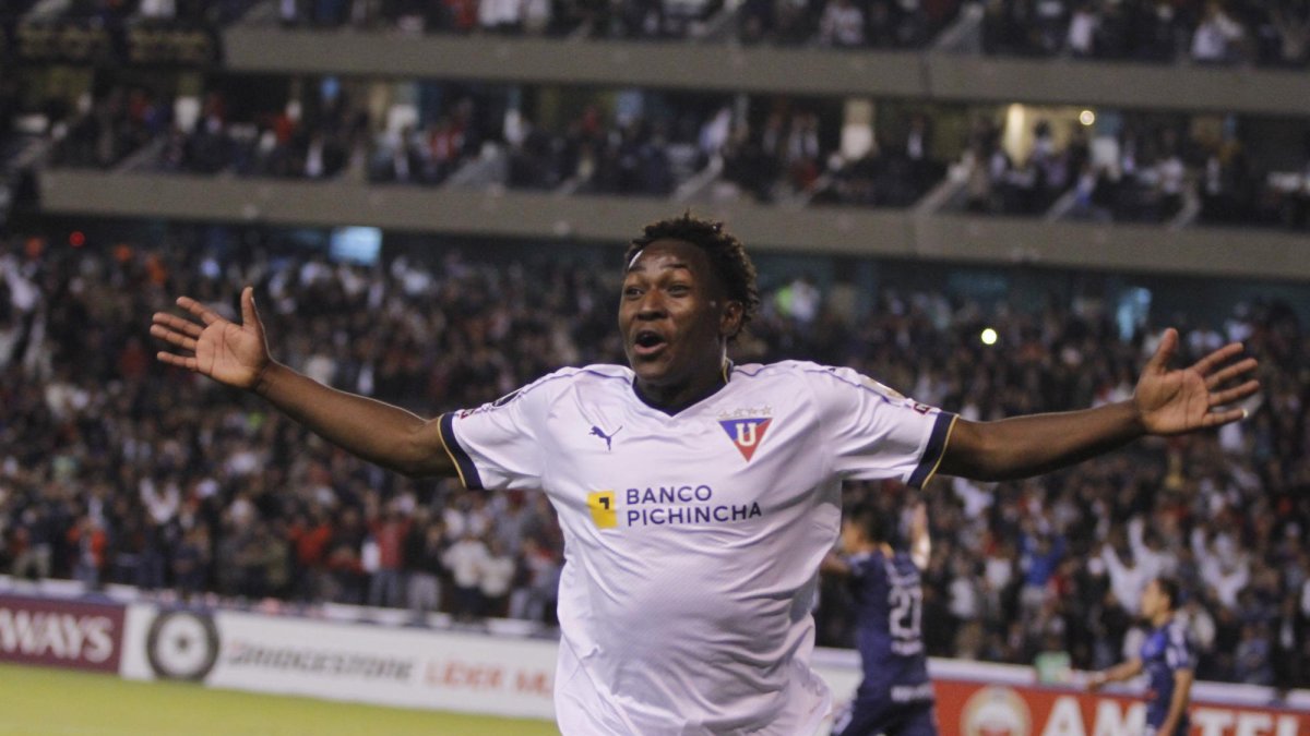 Con un cómodo 4-0, el Rey de Copas clasificó a la siguiente fase de Copa Libertadores, con la ayuda adicional de que, en Uruguay, Peñarol y Flamengo igualaron sin goles.