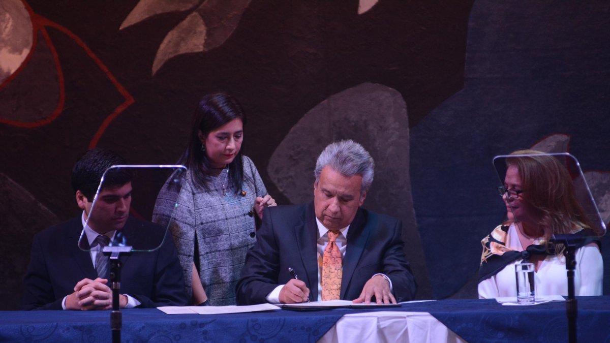 La ceremonia tuvo lugar en la Capilla del Hombre, en Quito.