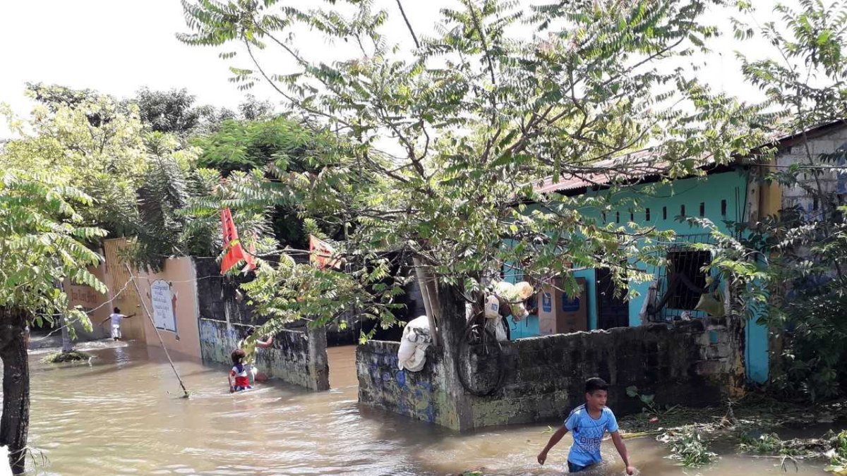La semana pasada el SNGRE informó de que las fuertes lluvias registradas en las últimas horas han dejado como resultado 600 personas afectadas en las provincias de Guayas y el Oro.