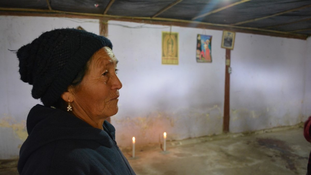 En el barrio presumen que fue una expareja de la víctima. Una cámara de seguridad habría captado a cuatro personas bajarse de un taxi y dirigirse hasta la vivienda.