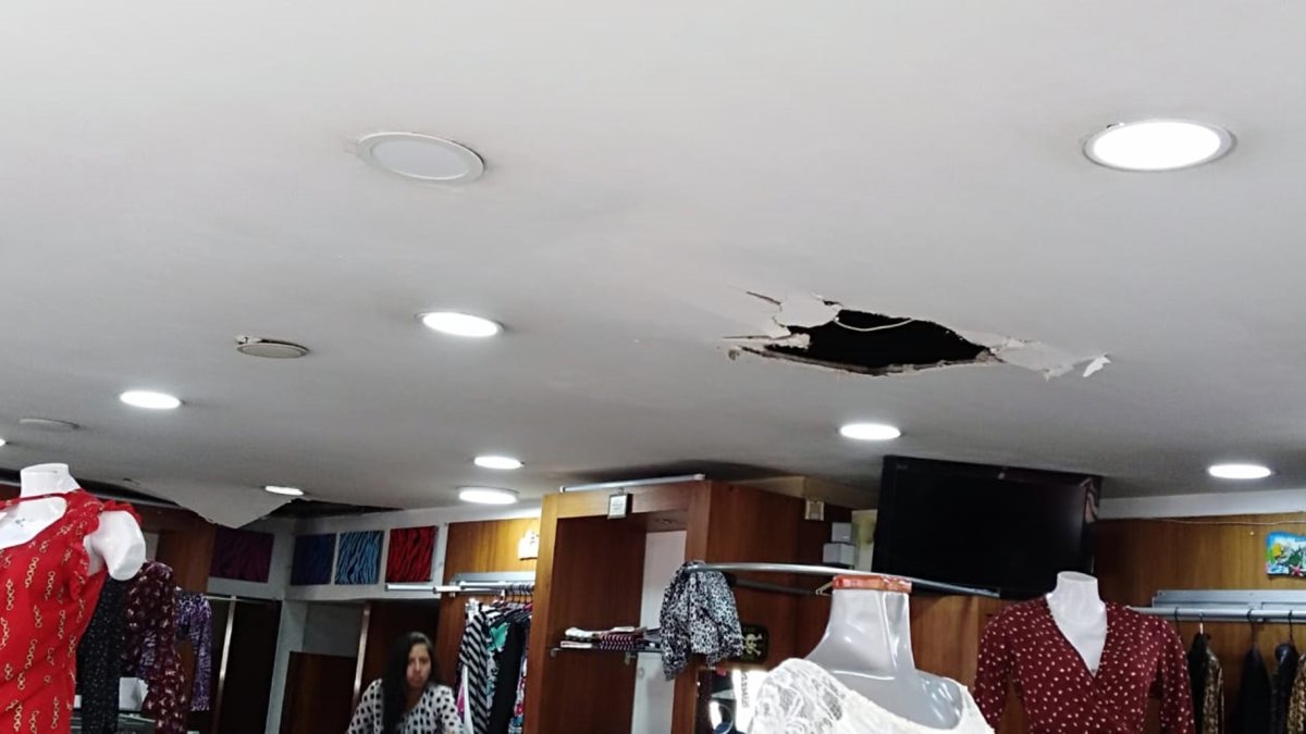 Por el tumbado hicieron un hueco por el cual habrían ingresado los delincuentes.