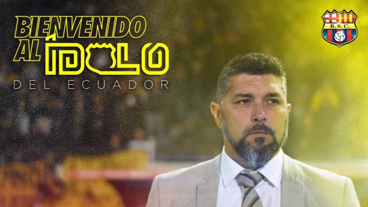 El profesional, que el año anterior estuvo en la mira de Emelec tras la salida de Alfredo Arias, reveló que tiene varios conocidos en el Ídolo, uno de ellos Fidel Martínez, a quien dirigió en el cuadro carbonero.
