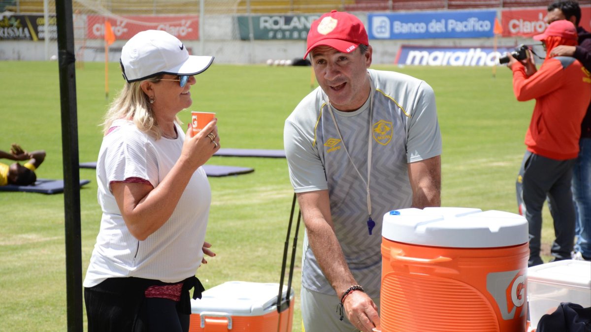 Soledad comentó a este Diario que su arribo se sintió muy familiar, dado que con el ‘profe’ están viviendo en el mismo departamento en el que vivían el año pasado, ubicado cerca del parque La Carolina, en el norte de la capital.