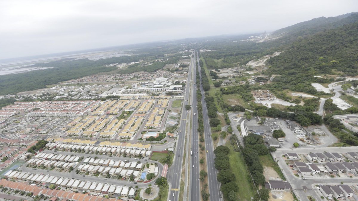 Vía a la Costa. El corte inicia las 08:00 del miércoles 16 de enero. (Archivo / Expreso)