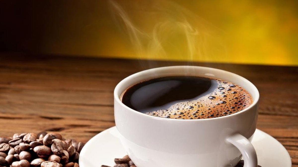 Beber café en exageración puede traerle graves complicaciones a su salud, dice un estudio.