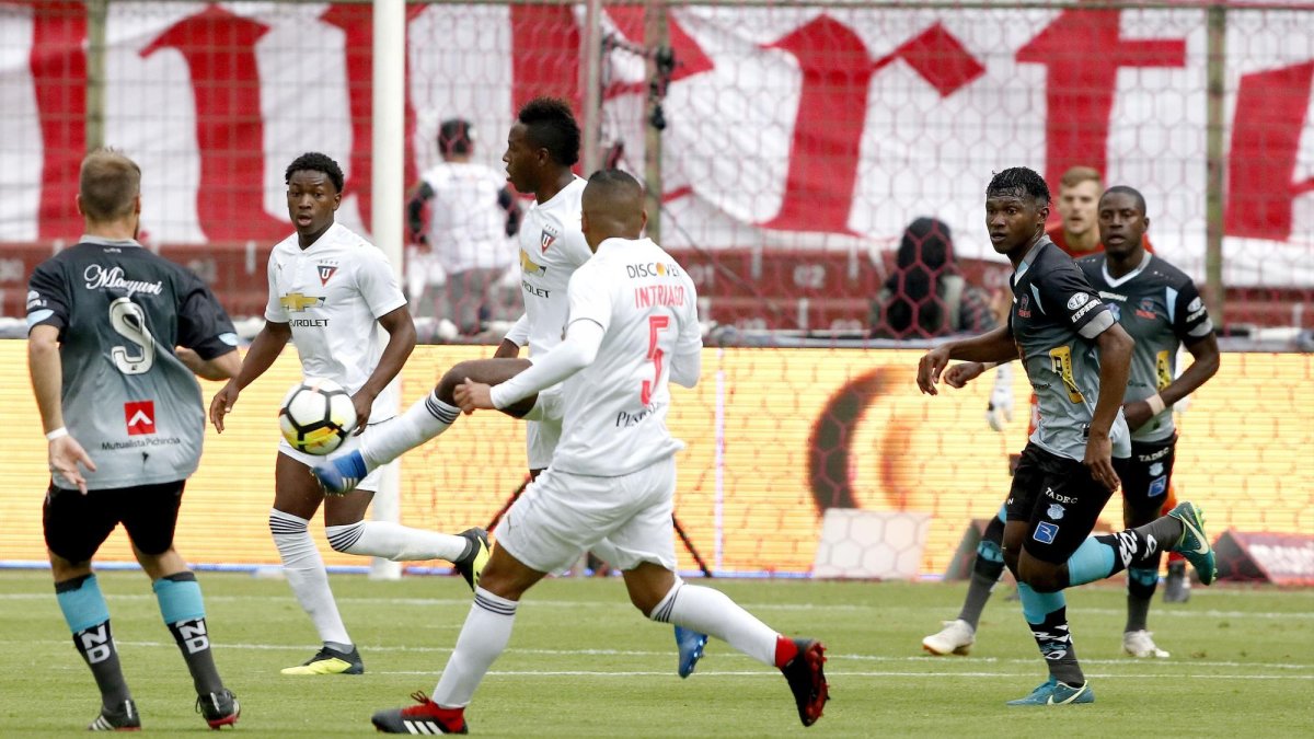 Liga y Cuenca marchan primeros, con 10 puntos cada uno, seguidos de Delfín y el Independiente del Valle, que tienen 9, y Macará que está con ocho.