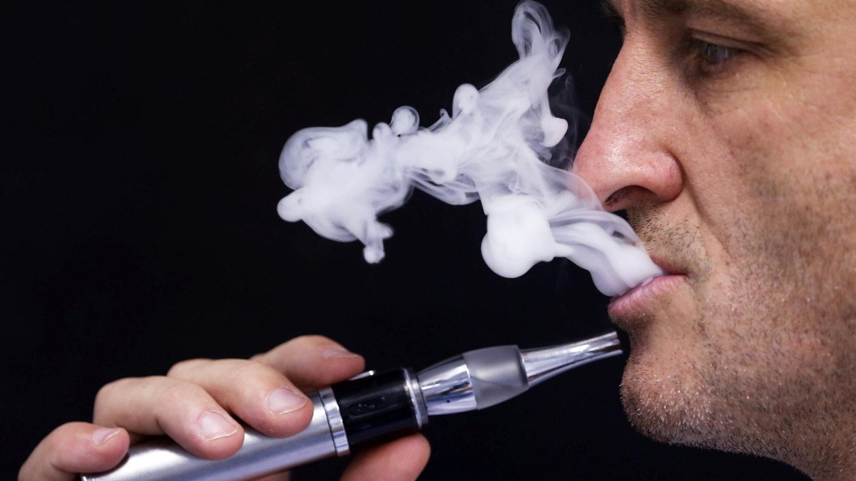 En general, hay una creencia de que estos dispositivos son seguros y no perjudican nuestra salud, sin embargo cada día se van descubriendo cosas negativas nuevas que sí nos terminan ‘fregando’.