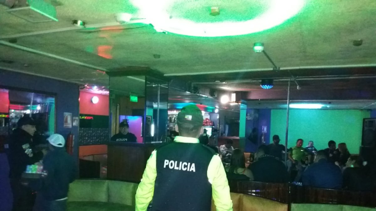 El recorrido se extendió por varios centros de diversión nocturna del Circuito Atucucho, en el norte de Quito.