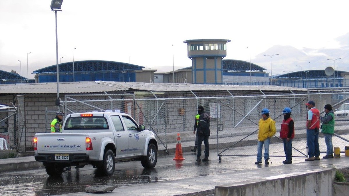 El venezolano fue atendido por médicos, quienes cosieron la herida con 11 puntos y fue chequeado en un hospital de la ciudad de andina de Latacunga.