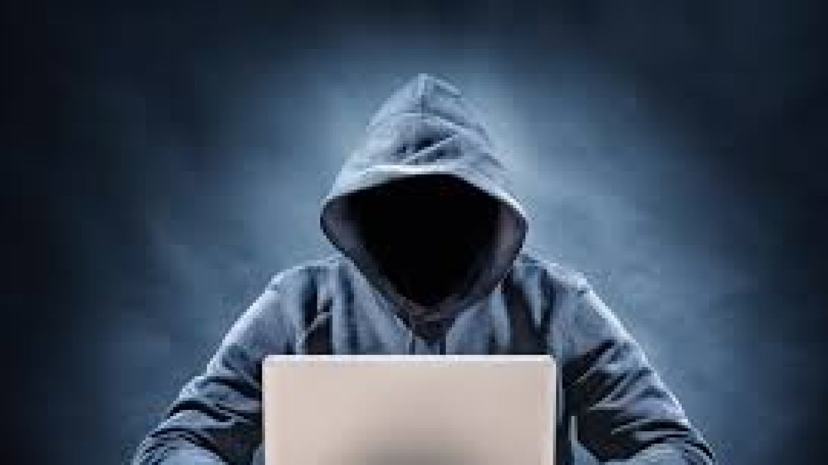 Referencial. Hay que tener cuidado con quién se contacta en redes sociales.