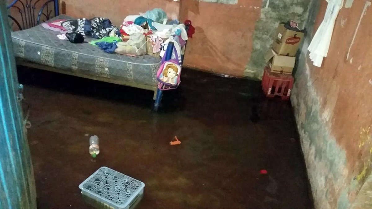 En este cuarto inundado murió ahogada la bebé de 6 meses de nacida.