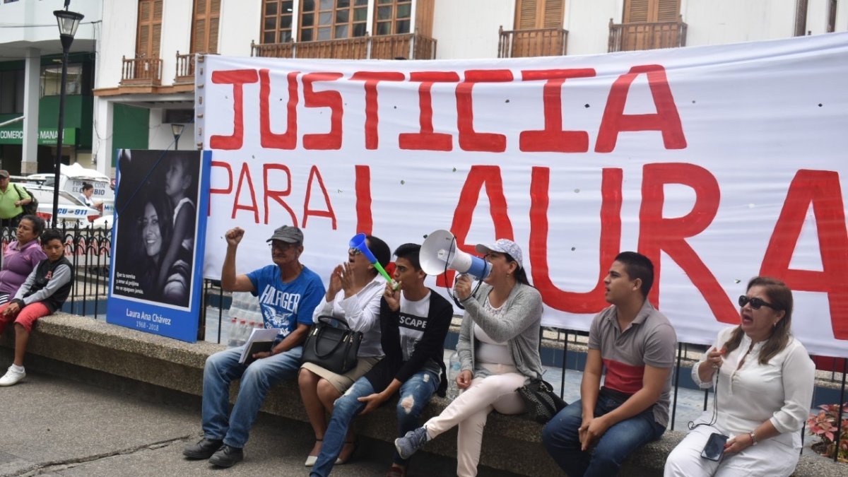 Laura Chávez fue asesinada cuando llegaba al restaurante de su propiedad.