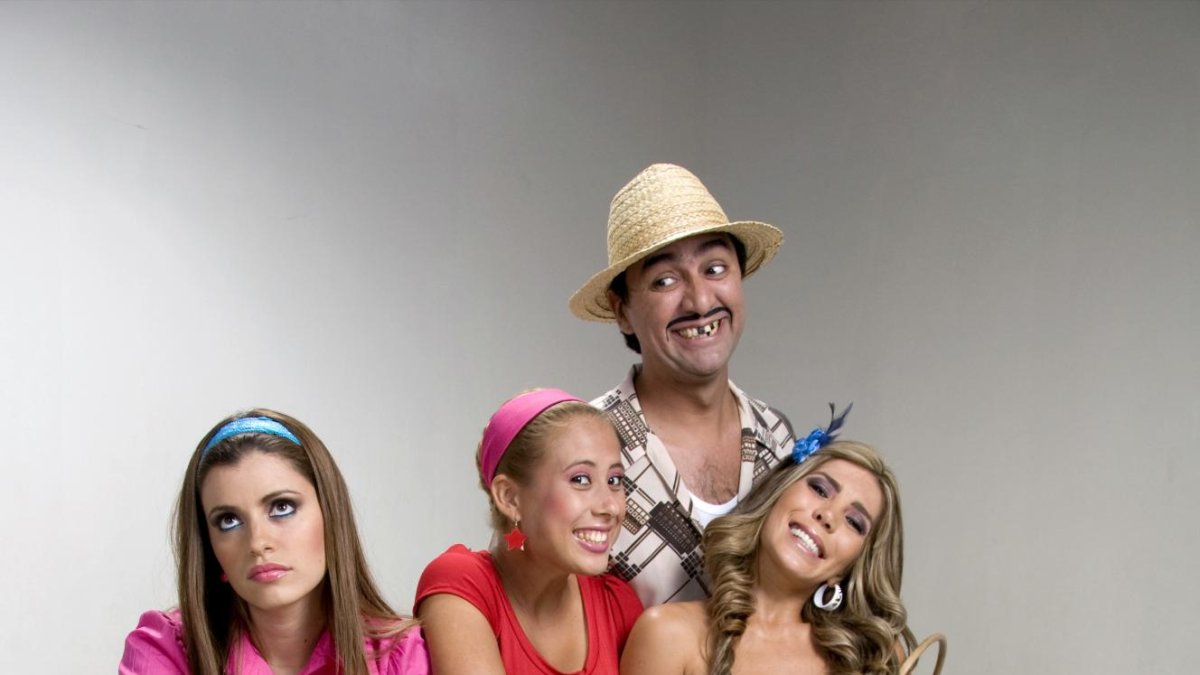 La actriz Tatiana Macías estuvo con ellos durante las grabaciones de Mi Recinto, cuyos capítulos se terminaron de grabar hace casi tres años.