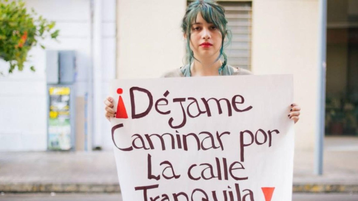 Estudiantes de Yucatán crearon la sustancia ‘gas violeta’ a base de cebolla y chile habanero para repeler a los atacantes.