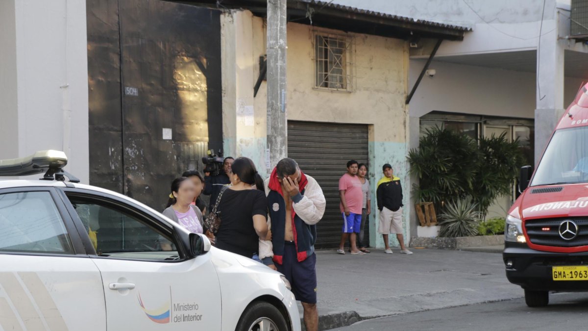 Familiares del sujeto llegaron al lugar de los hechos, pero evitaron hablar de lo sucedido.