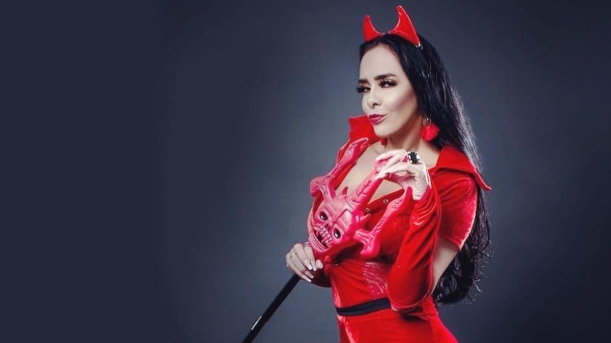 Karen le contó a EXTRA que esa idea de ‘Pacharaca’, nació de imprevisto cuando grababan el programa Calientos TV.