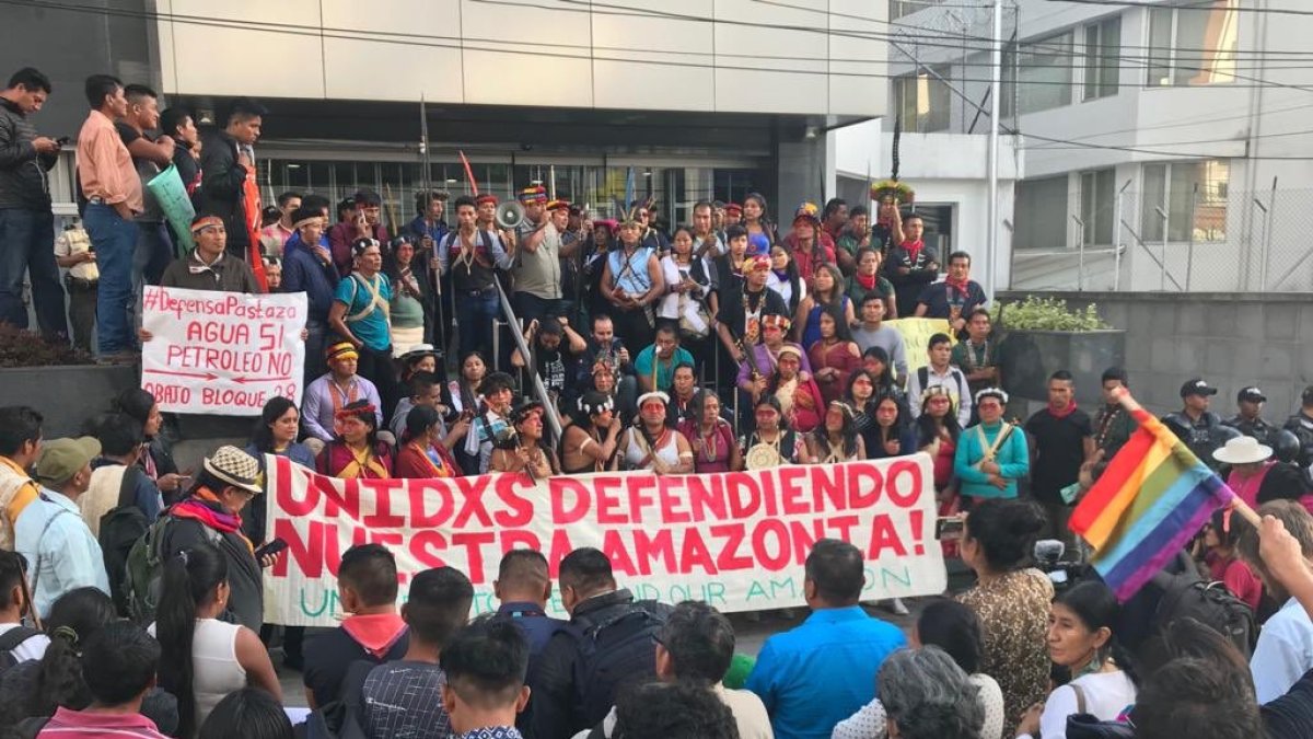 Más de 300 manifestantes recorrieron las calles de la capital. Participaron colectivos sociales y ambientalistas.