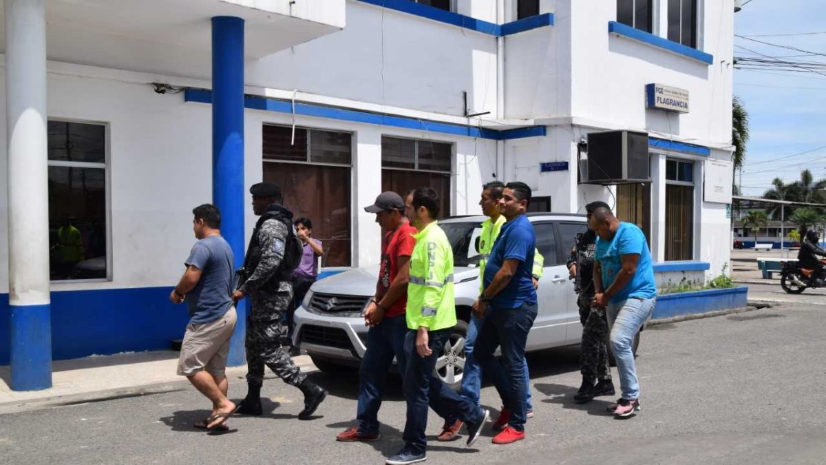Los sujetos habrían sustraído el automotor en Guayaquil, pero fueron atrapados en Machala