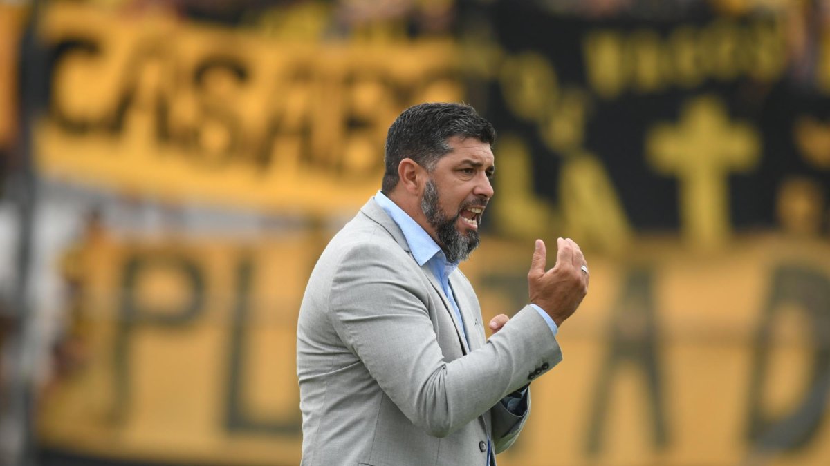 Leonardo Ramos, nuevo timonel del ídolo, arribará este jueves al club.