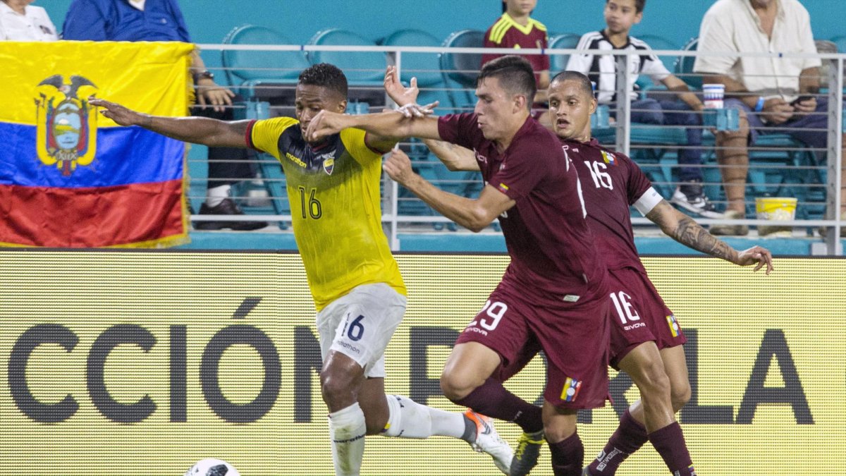 El “vinotinto” Roberto Rosales abrió el marcador al convertir un tiro penal a los 37 minutos. Sobre la hora el “tricolor” Enner Valencia colocó el empate a los 90+1.