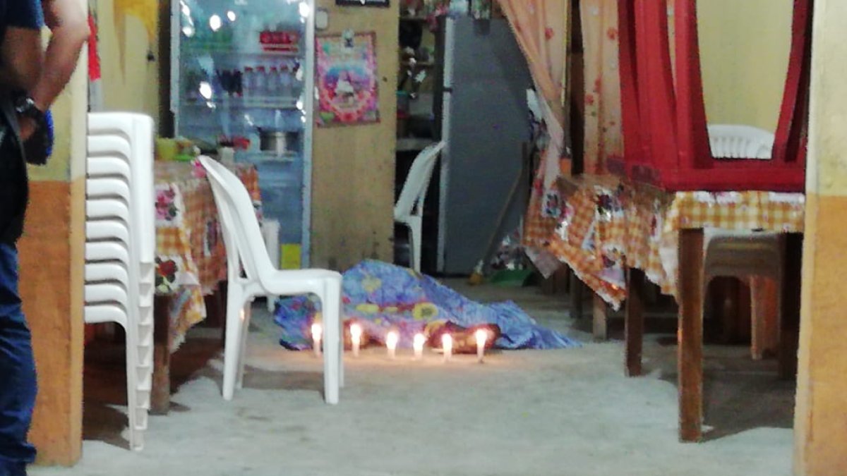 Un hombre se encontraba listo para cenar, sin embargo, fue acribillado en un restaurante.