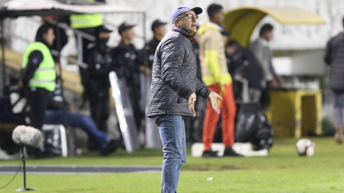 Eduardo Favaro fue el último en salir de un club ecuatoriano. Aucas lo despidió tras caer con Barcelona el sábado pasado.