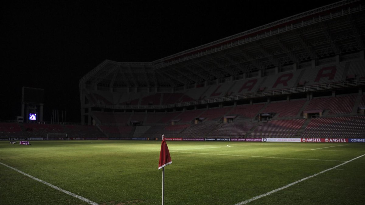 Así lucía el interior del Estadio Metropolitano de Lara. La falta de energía eléctrica en Venezuela obligó a que se reprograme el partido Deportivo Lara-Emelec.