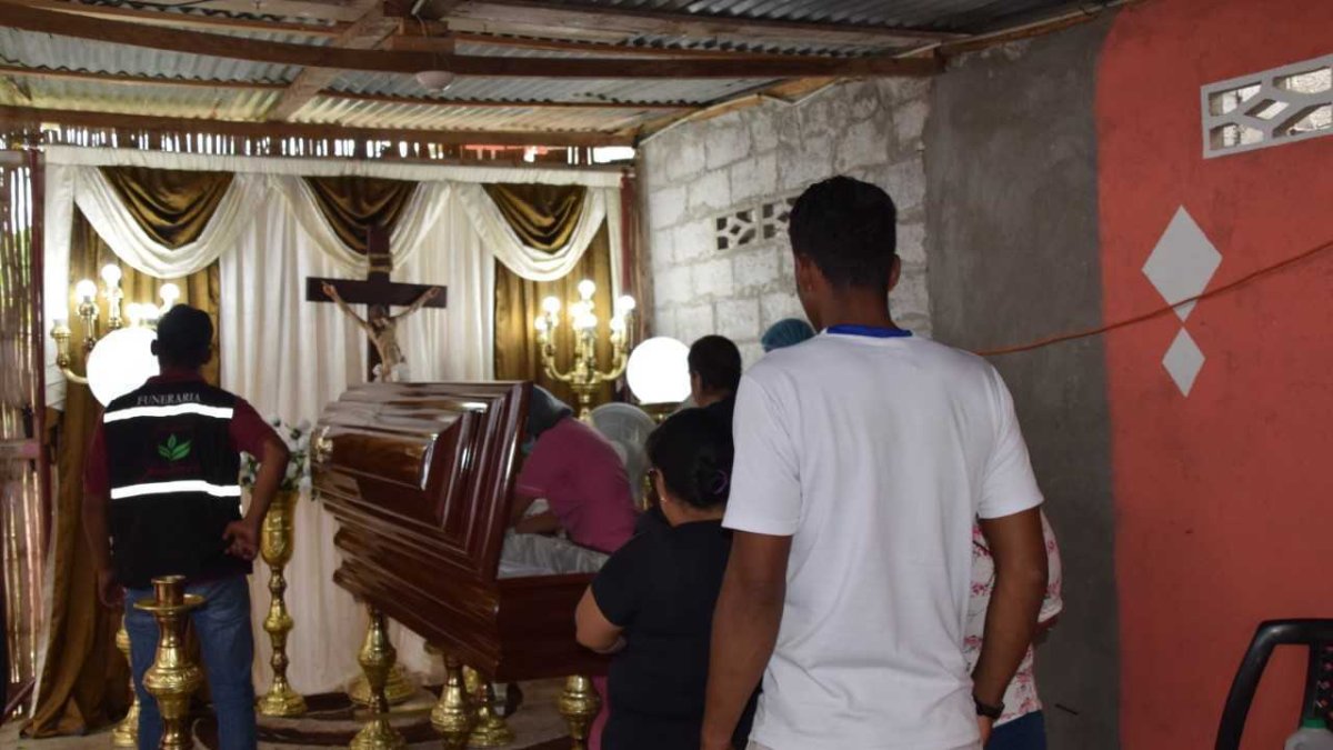 José David Espinoza Valarezo aprovechó que su esposa dormía para quitarse la vida.