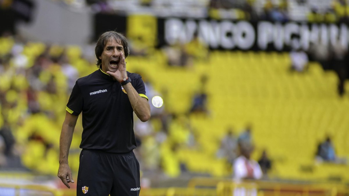 El entrenador de Barcelona ha utilizado 26 futbolistas en las ocho primeras jornadas de la actual LigaPro.