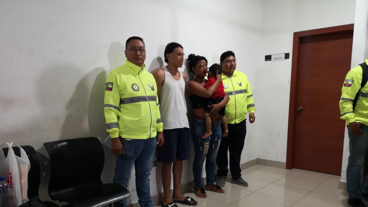 La captura se realizó el viernes 19 de mayo en la provincia de Santa Elena, en un domicilio ubicado en la vía Ancón, luego que la mamá del niño se arrepintiera de andar fugando de la justicia, comentó Teresa Cervantes, abogada del consejo cantonal de Durán.