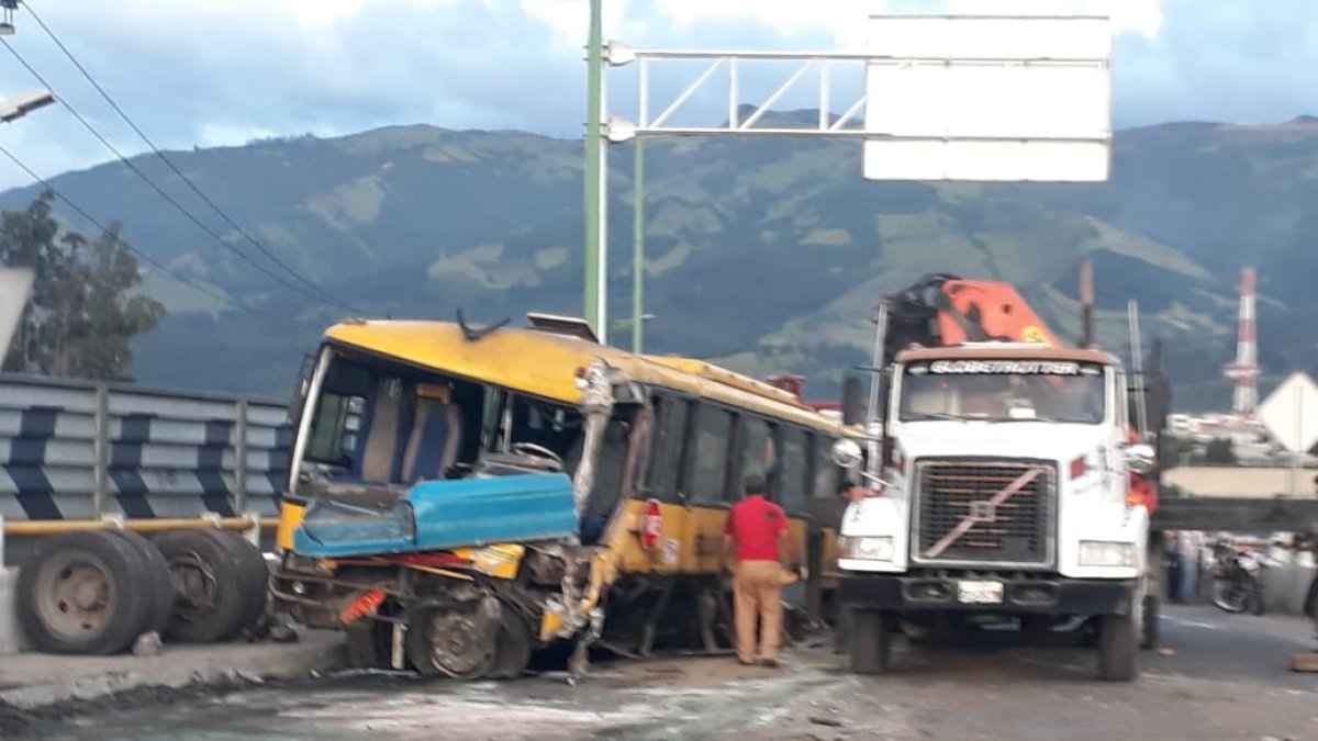 Los heridos fueron llevados a casas de salud cercanas.
