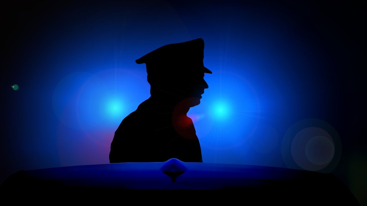 La denunciante afirma que un miembro policial le escribía por WhatsApp para hacerle propuestas sexuales.