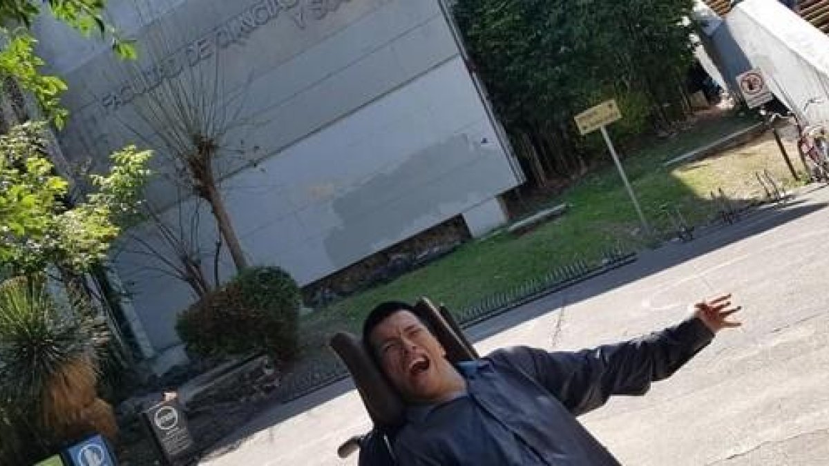 El mexicano se graduó con honores de la Facultad de Ciencias Políticas en la UNAM.