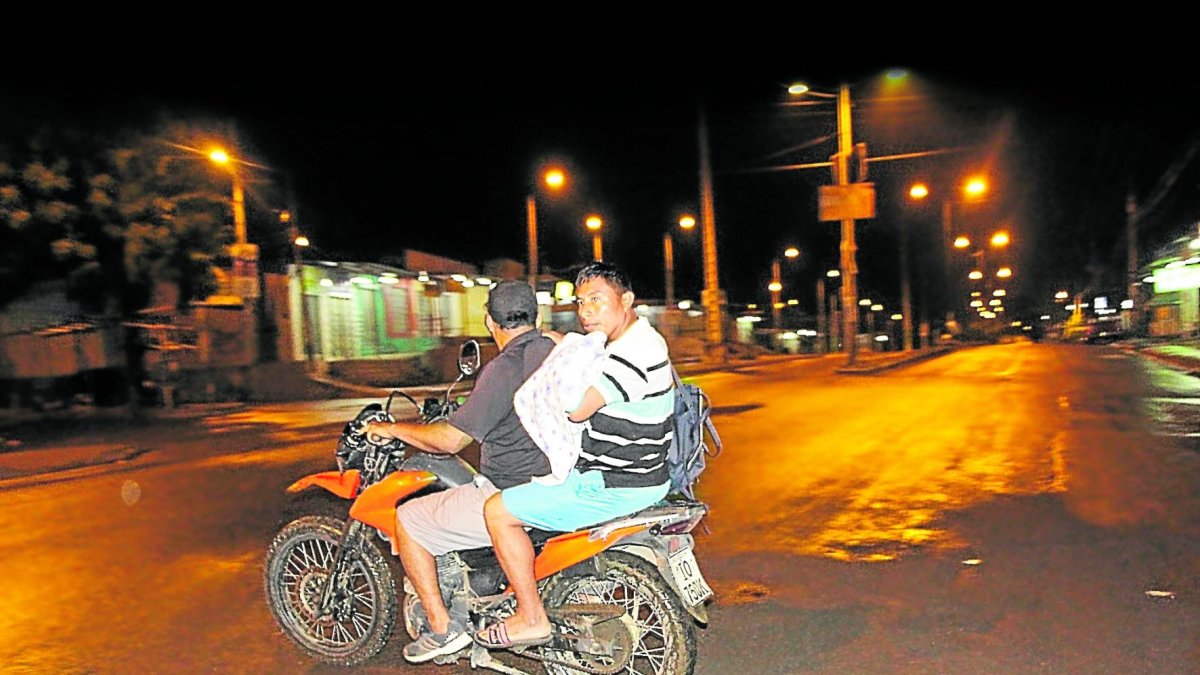 Este pasajero tenía a su niño enfermo y una ‘mototaxi’ lo ayudó en la emergencia a la 1 de la madrugada.