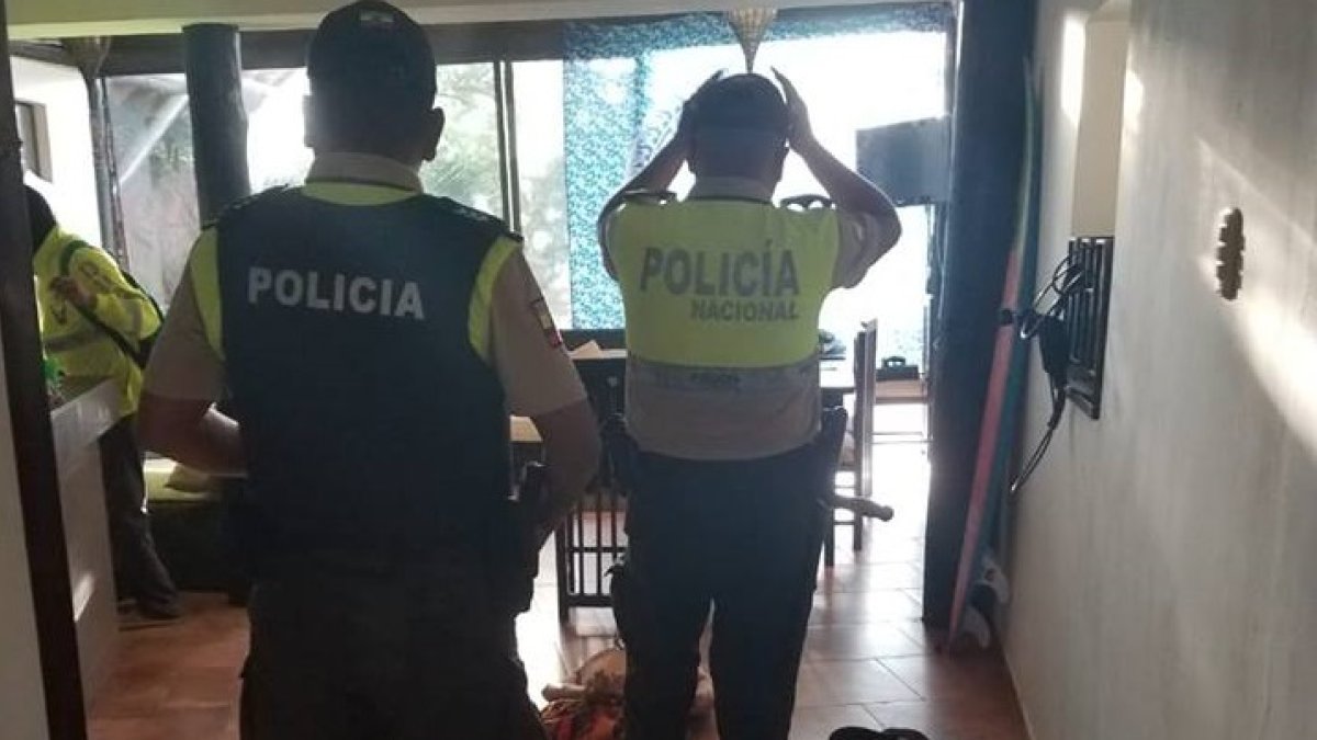 La Policía allanó una vivienda donde se encontró a los hoy detenidos con un kilo de cocaína y otras drogas.