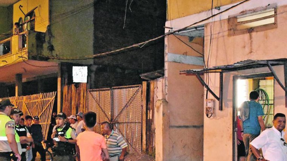 La agresión fue al pie de la casa de uno de los involucrados.