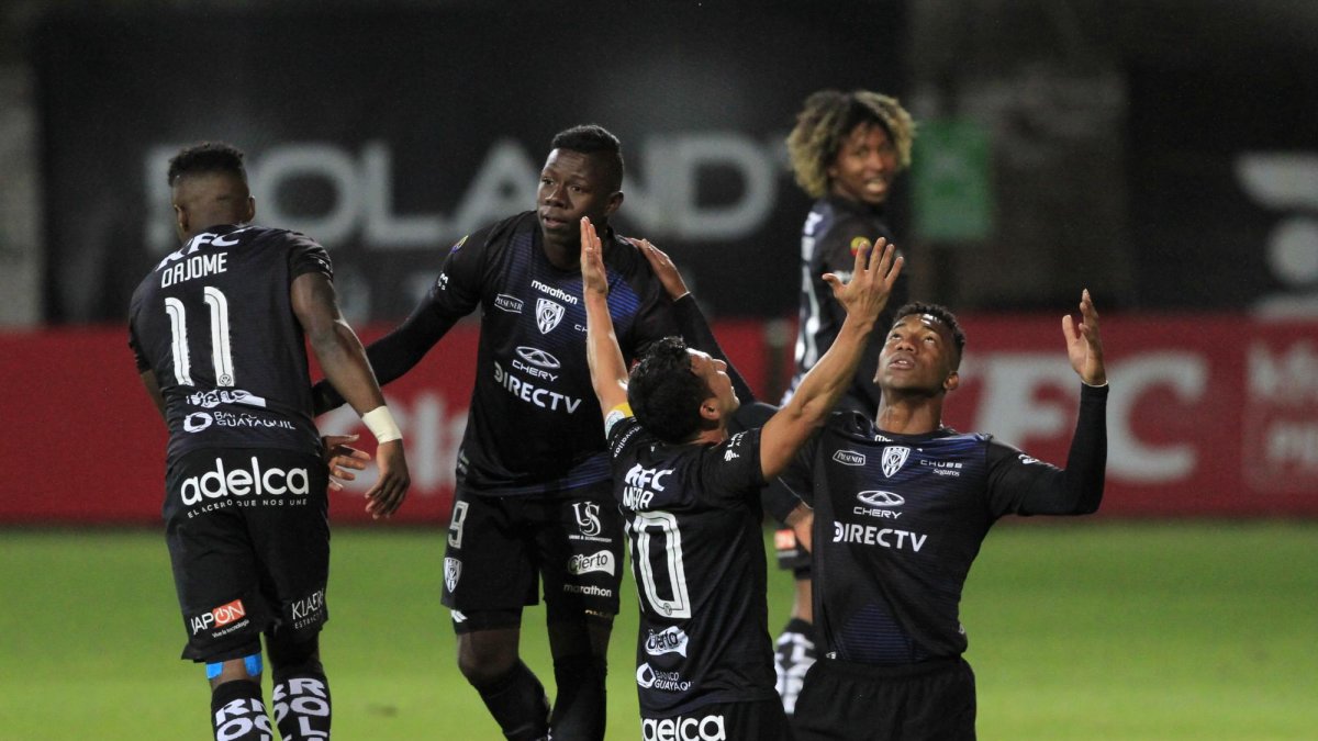 Efrén Mera estuvo fino con su puntería, al anotar en dos tiros libres, a los 32 y 64 minutos.