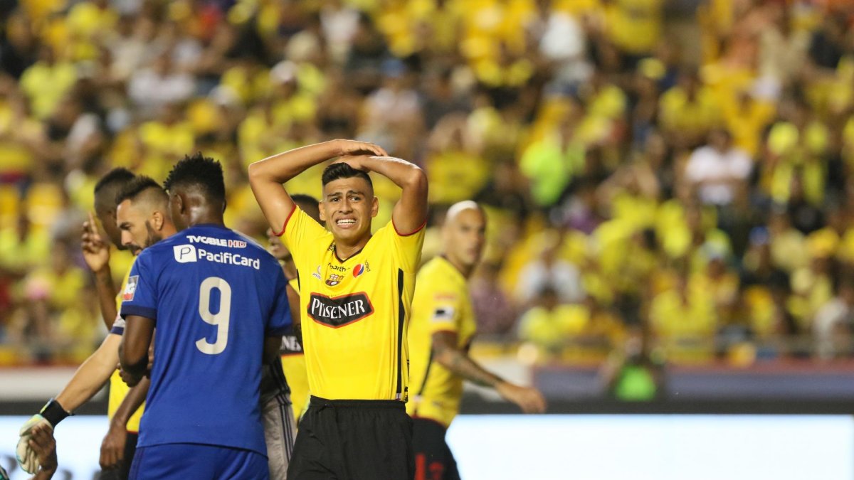 Xavier Arreaga dejó Barcelona para jugar en el fútbol estadounidense. $ 840.000 ingresarán a las arcas amarillas por su fichaje.