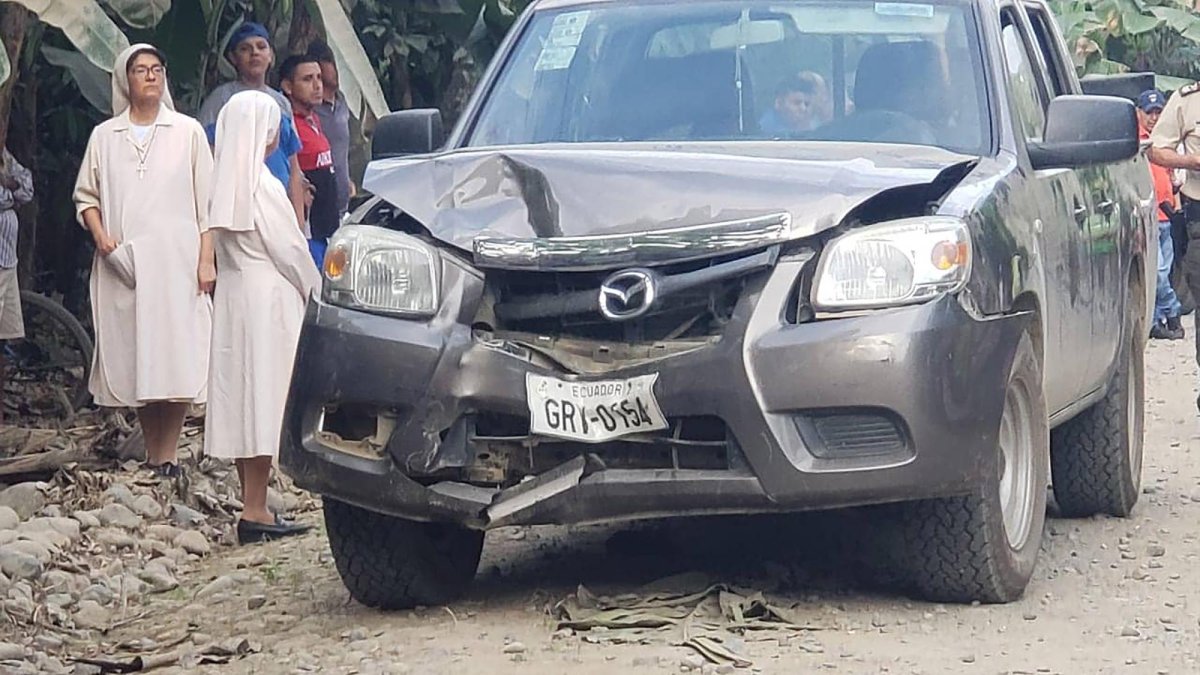 La camioneta de las hermanas religiosas golpeó de frente con la motocicleta de la víctima.